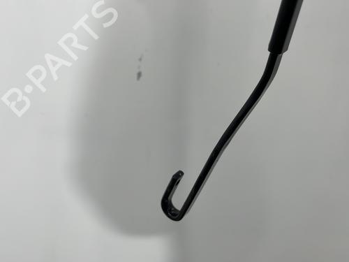 Used Front windshield wiper arm Front windshield wiper arm VW NEW BEETLE (9C1, 1C1) 1.6 (102 hp) 29749631 29749631