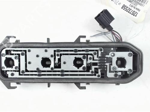 Used Lamp holder RENAULT CLIO II (BB_, CB_) 1.5 dCi (B/C2J) (68 hp) 32396628