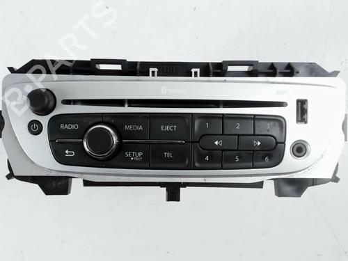 Autoradio RENAULT TWINGO II (CN0_) 1.2 16V (CN04, CN0B) (75 hp) 31355232