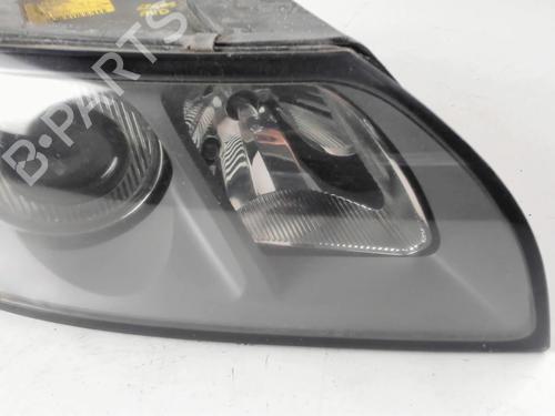 Used Right headlight Right headlight VOLVO V50 (545) 2.0 D (136 hp) 20440590 20440590