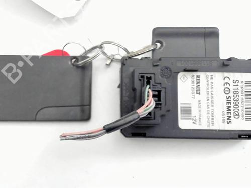Used Card reader RENAULT SCÉNIC II (JM0/1_) 1.9 dCi (JM0G, JM12, JM1G, JM2C) (120 hp) 30912871