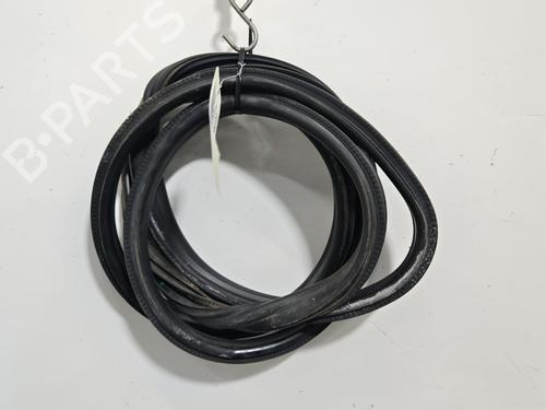 Gummiliste Gummiliste OPEL VECTRA C GTS (Z02) 1.9 CDTI (F68) (120 hp) 39760342 39760342