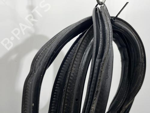 rubber-door-seal-vw-golf-plus-v-5m1-521-2004-2005-2006-2007-2008-2009-2010-2011-2012-2013-31932326 main image