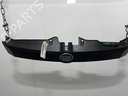 Used Grille FIAT PANDA (169_) 1.1 (169.AXA1A) (54 hp) 29976635