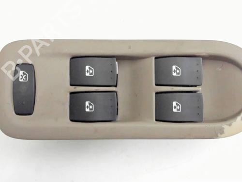 Used Left front window switch RENAULT SCÉNIC II (JM0/1_) 1.9 dCi (JM14) (131 hp) 30795213