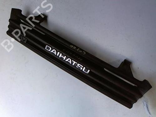 Used Grille Grille DAIHATSU CHARADE III (G100, G101, G102) 1.3 i (G102) (90 hp) 21203868 21203868