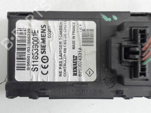 Used Card reader RENAULT MEGANE II Coupé-Cabriolet (EM0/1_) 1.6 (113 hp) 31871437