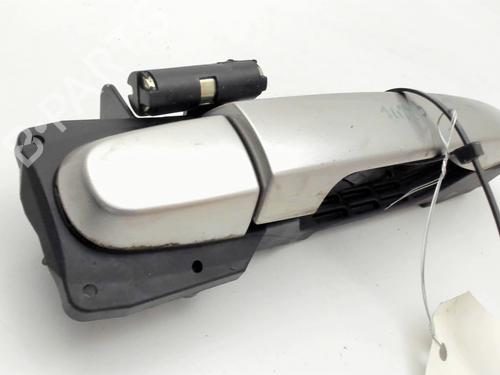 front-right-exterior-door-handle-toyota-corolla-verso-_e12_-2001-2002-2003-2004-2005-2006-2007-34635468 main image