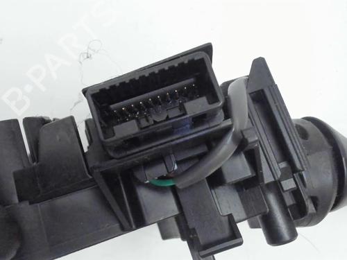 Used Switch TOYOTA RAV 4 III (_A3_) 2.2 D 4WD (ALA30_, ALA30R) (136 hp) 20419808