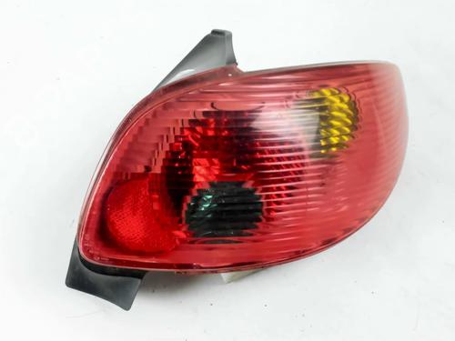 Højre baglygte PEUGEOT 206 Hatchback (2A/C) 1.4 HDi eco 70 (68 hp) 29213072