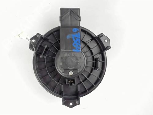 Used Heater blower motor Heater blower motor TOYOTA YARIS (_P13_) 1.3 (NSP130_, NSP130) (99 hp) 20390672 20390672