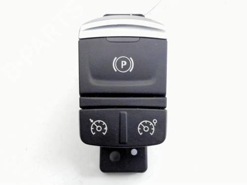 Used Switch RENAULT MEGANE IV Hatchback (B9A/M/N_) 1.2 TCe 130 (B9MR) (130 hp) 31074710