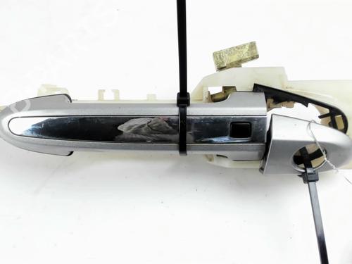 Used Front left exterior door handle HYUNDAI SANTA FÉ II (CM) 2.2 CRDi 4x4 (197 hp) 22517227
