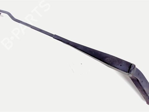 Used Front windshield wiper arm FORD MONDEO III Turnier (BWY) 2.0 TDCi (130 hp) 20451437