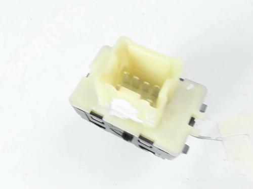 Used Right front window switch Right front window switch RENAULT CLIO IV (BH_) 1.5 dCi 90 (90 hp) 22780772 22780772