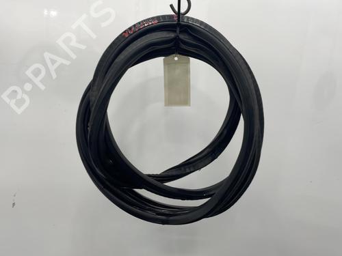 Used Rubber door seal PEUGEOT 407 SW (6E_, 6D_) 2.0 HDi 135 (136 hp) 20610136