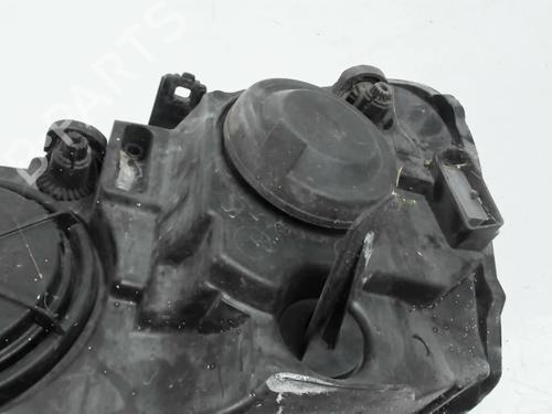 Right headlight VW POLO IV (9N_, 9A_) 1.4 16V | BP31839405C29