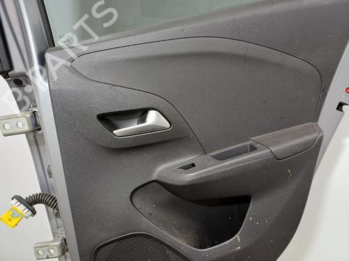Dør højre bagtil Dør højre bagtil OPEL CORSA F (P2JO) 1.2 (68) (131 hp) 37589660 37589660