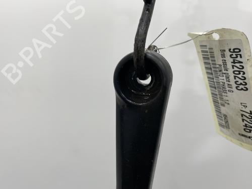 Used Front windshield wiper arm Front windshield wiper arm FIAT PUNTO (176_) 60 1.2 (176AP, 176AR, 176AQ, 176BB) (60 hp) 21048239 21048239