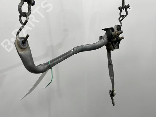 Used Front wipers mechanism Front wipers mechanism TOYOTA YARIS (_P13_) 1.5 Hybrid (NHP130_, NHP130) (101 hp) 23779403 23779403