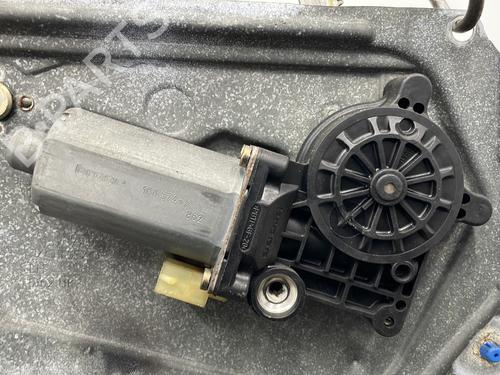 Used Rear left window mechanism Rear left window mechanism VOLVO V70 I (875, 876) 2.5 TDI (140 hp) 23779788 23779788