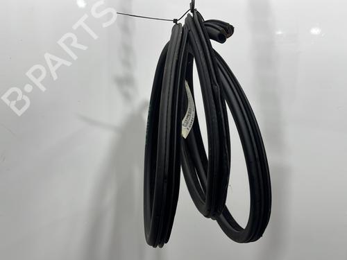rubber-door-seal-bmw-3-touring-e46-1999-2000-2001-2002-2003-2004-2005-30137050 main image
