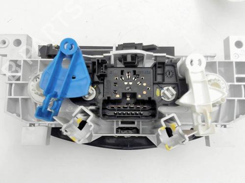 climate-control-dacia-duster-hs_-2010-2011-2012-2013-2014-2015-2016-2017-2018-30547743 main image