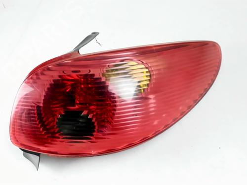 Høyre baklys PEUGEOT 206 Hatchback (2A/C) 1.4 i | BP28321521C35 