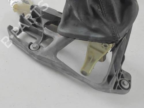 Used Gear lever Gear lever MERCEDES-BENZ A-CLASS (W169) A 200 CDI (169.008, 169.308) (140 hp) 20451044 20451044