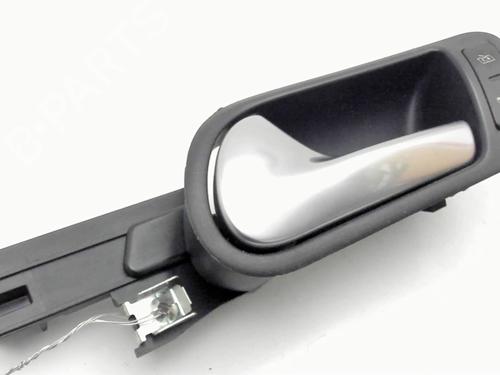 Used Front left interior door handle Front left interior door handle VW GOLF V (1K1) 1.9 TDI (105 hp) 30688794 30688794