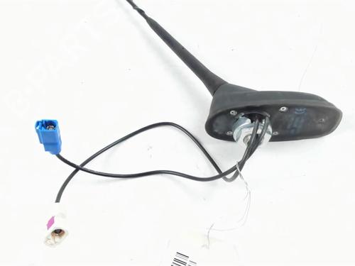 Base antenna Base antenna PEUGEOT 2008 I (CU_) 1.2 THP 110 / PureTech 110 (110 hp) 35892585 35892585