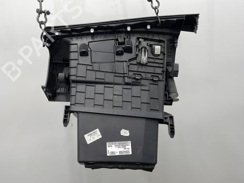 glove-box-renault-megane-iii-hatchback-bz01_-b3_-2008-25732469 main image