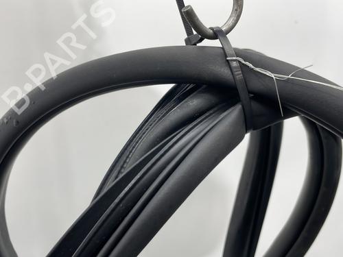 rubber-door-seal-hyundai-ix35-lm-el-elh-2009-2010-2011-2012-2013-2014-2015-2016-31631428 main image