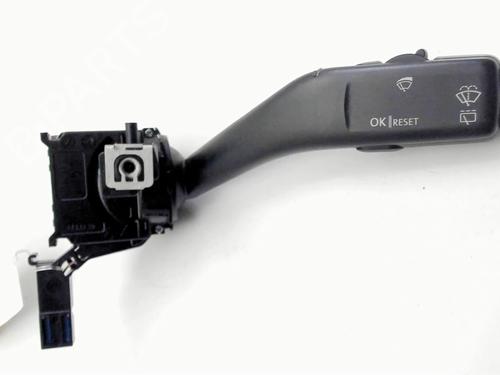 Used Steering column stalk VW TOURAN (1T1, 1T2) 1.9 TDI (105 hp) 31074748