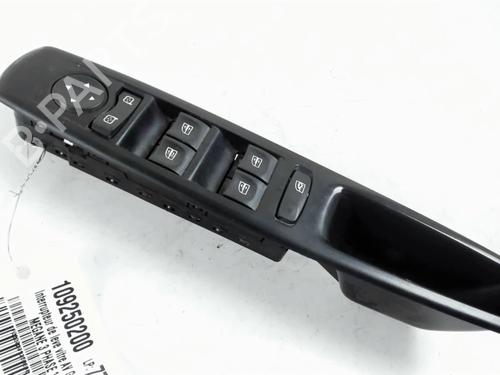 Used Left front window switch Left front window switch RENAULT MEGANE III Grandtour (KZ0/1) 1.5 dCi (KZ09, KZ0D, KZ1G, KZ29, KZ14, KZ1W, KZ10, KZ1F,... (110 hp) 27638486 27638486