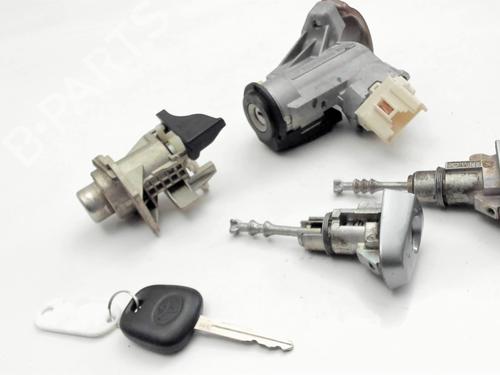 Used Ignition barrel Ignition barrel TOYOTA YARIS (_P9_) 1.4 D-4D (NLP90_, NLP90R) (90 hp) 30912864 30912864