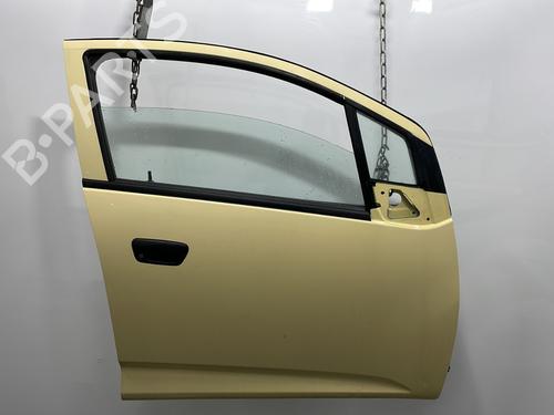 Used Right front door CHEVROLET SPARK (M300) 1.0 (68 hp) 21184833