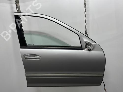 Used Right front door MERCEDES-BENZ C-CLASS (W203) C 200 CDI (203.004) (116 hp) 25927006