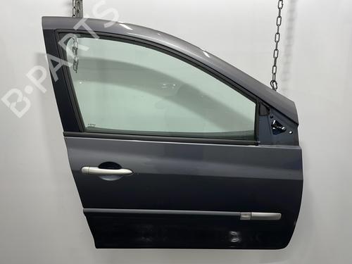 Used Right front door RENAULT CLIO III (BR0/1, CR0/1) 1.5 dCi (C/BR0G, C/BR1G) (68 hp) 28819402