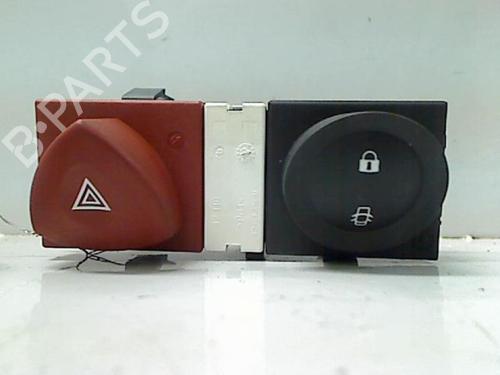 Used Warning switch RENAULT MEGANE II (BM0/1_, CM0/1_) 1.6 16V (BM0C, CM0C) (113 hp) 21229699
