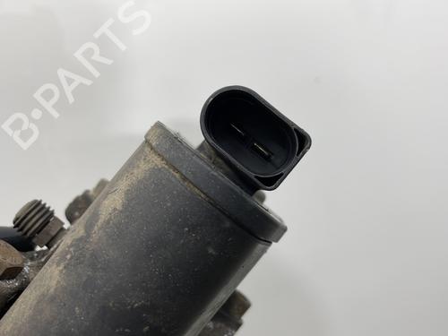 Used Right rear brake caliper Right rear brake caliper VOLVO V60 I (155) D5 AWD (215 hp) 27347469 27347469