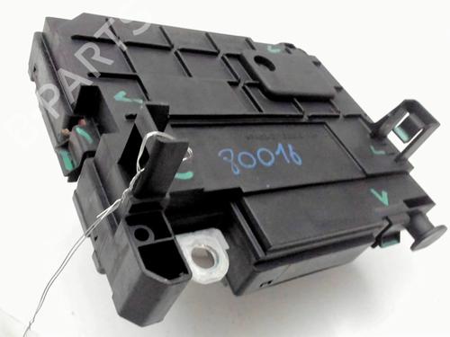 Used Fuse box Fuse box 37652479 37652479