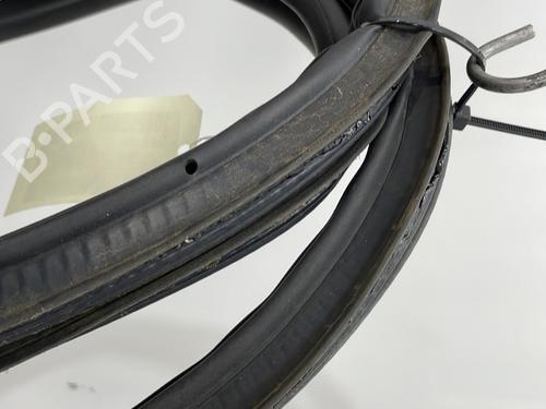 Rubber door seal VW PASSAT B6 Variant (3C5) 1.9 TDI | BP27294249C142 