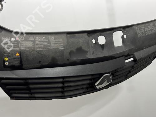 Grille RENAULT CLIO II (BB_, CB_) 1.2 16V (BB05, BB0W, BB11, BB27, BB2T, BB2U, BB2V, CB05,... | BP29338405C40 