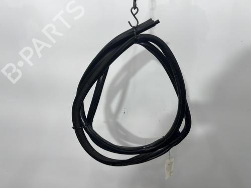 Used Rubber door seal FORD FIESTA IV (JA_, JB_) 1.3 i (60 hp) 31761485