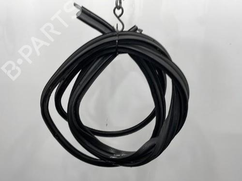 Used Rubber door seal CHRYSLER VOYAGER / GRAND VOYAGER III (GS_, NS_) 2.5 TD (116 hp) 21240655