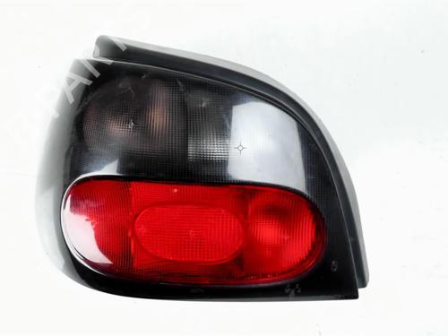 Feu arrière gauche RENAULT MEGANE I (BA0/1_) 1.4 e (BA0E, BA0V) (75 hp) 31159589