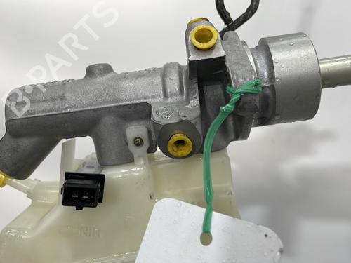 Maître-cylindre TOYOTA COROLLA Verso (ZER_, ZZE12_, R1_) 2.2 D-4D (AUR10_, AUR10R) | BP30044818M77 