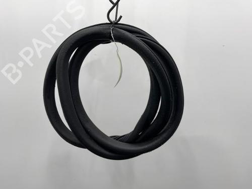 Used Rubber door seal CITROËN C3 AIRCROSS II (2R_, 2C_) 1.2 PureTech 110 (2RHNZB, 2RHNZW, 2RHNPX, 2RHNPJ) (110 hp) 20394369