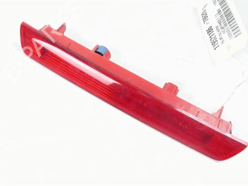 3º Stop RENAULT KADJAR (HA_, HL_) 1.2 TCe 130 (HLMR) (130 hp) 31839427